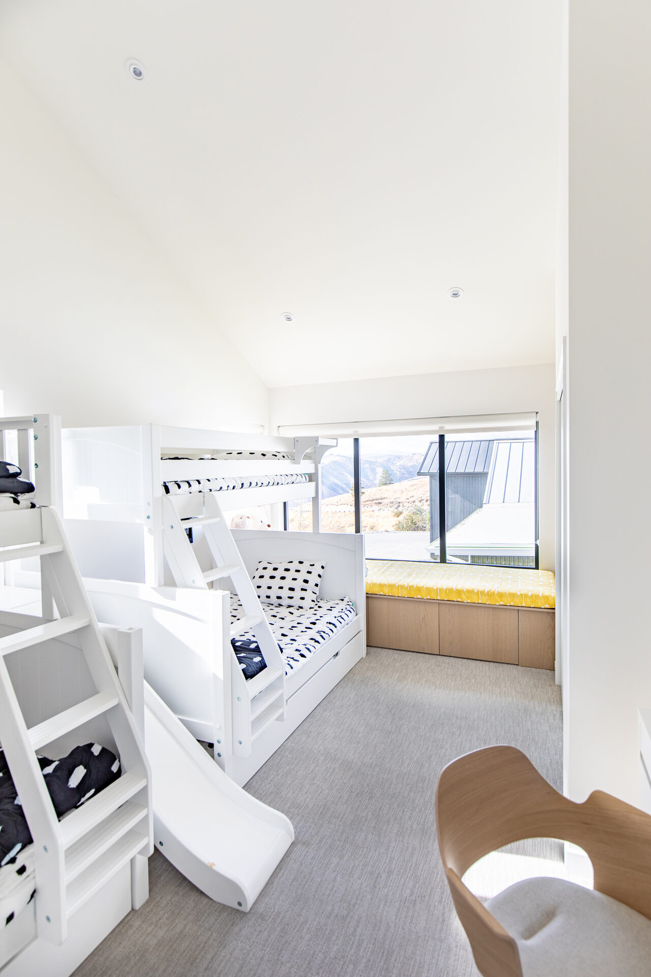 Hawk's Ridge — residential architecture, Chelan, WA